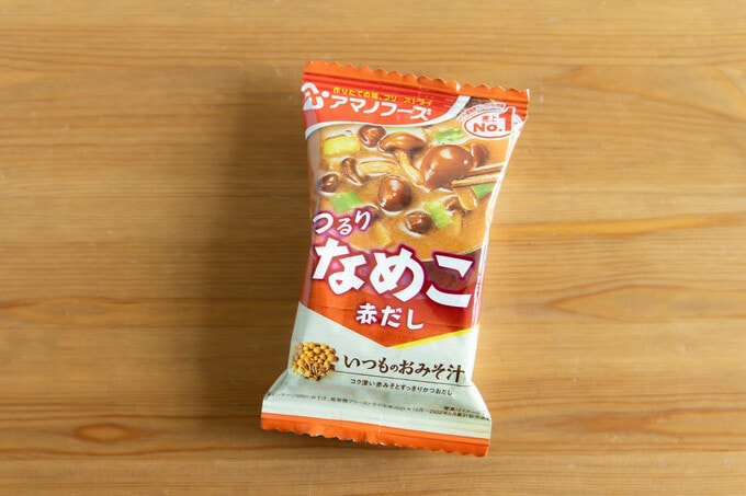 いつものおみそ汁 なめこ(赤だし)