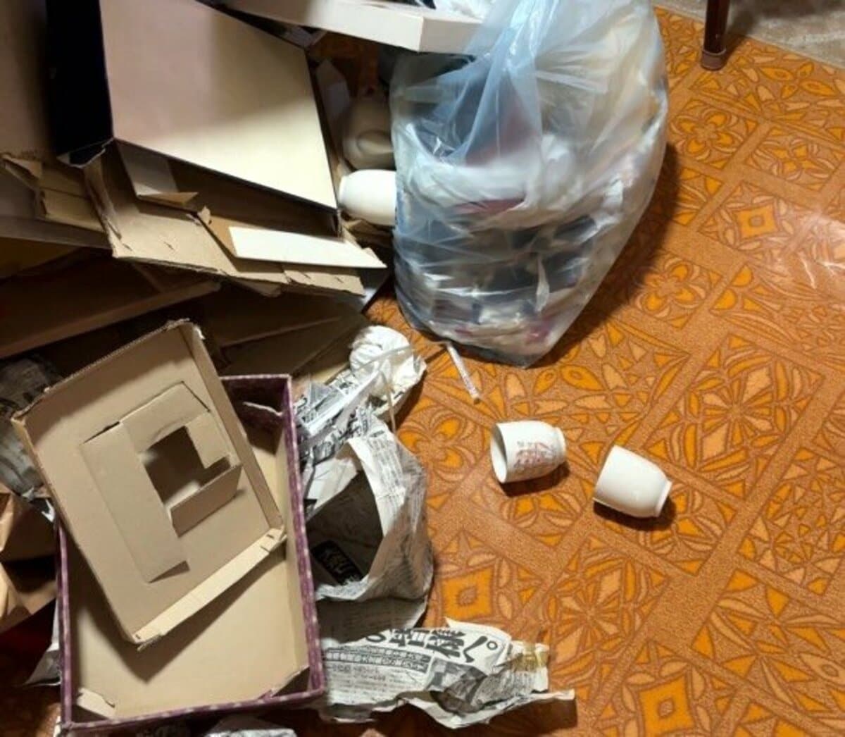 30代「実家の片づけ」で、本当に処分に困ったもの。“謎の液体”が怖くて 