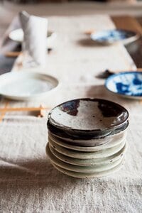 取り皿はあらかじめ準備し、自分もくつろぐ