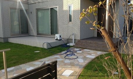 高低差のある土地で家づくり。スロープ、ポスト…外構でよかった＆失敗したこと