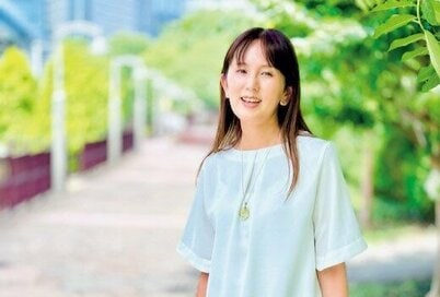 スマホでキレイに撮られるコツ3つ。「あか抜け設定」で老け見え回避