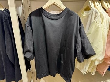高コスパ「ワークマン」のTシャツがすごい。シアー袖で二の腕をおしゃれにカバー