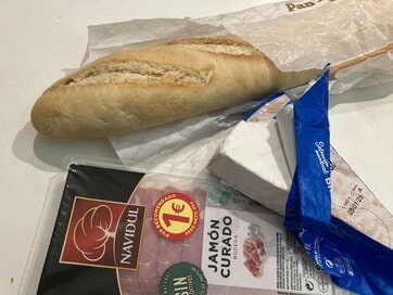 日本人はお弁当に手をかけすぎ？スペイン人のシンプルすぎる昼食に驚愕　