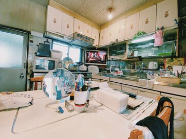 50代、離れて暮らす父の突然死と母の認知症。「思い出と向き合うのもつらかった」