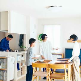 すっきり暮らす人が「やめたこと」。思い込みを捨てたら家事もラクに