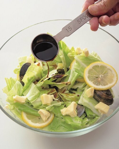 調味料を加える