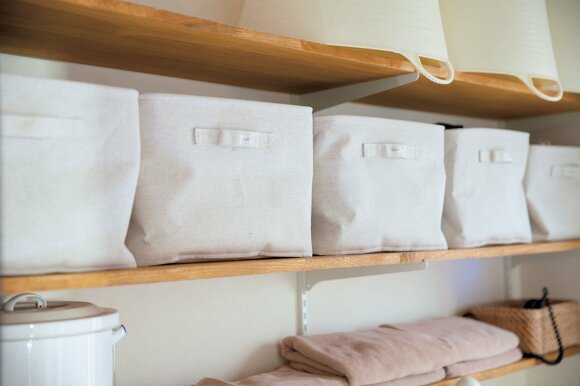 脱衣所では人別に家族のパジャマをざっくり収納