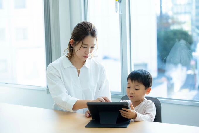 プログラミングする親子