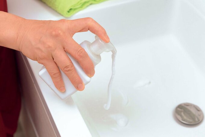 ハンドソープを洗面台にかける