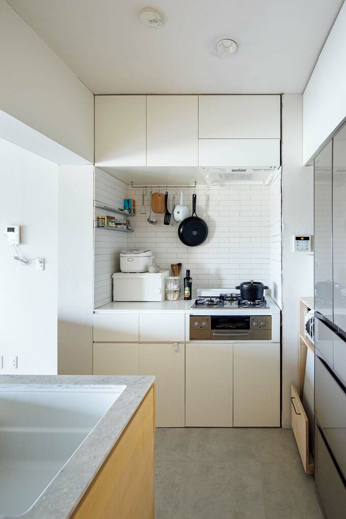 壁側のキッチンを見たところ