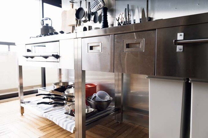 掃除もしやすい業務用オールステンレスキッチン