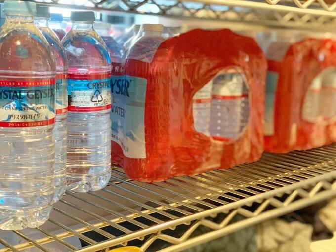 たくさんのミネラルウォーター