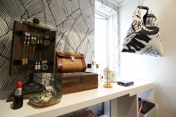 ファミリークローゼットの小物置き