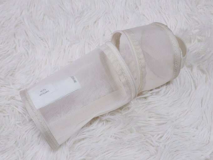 ペンケースの上部を開けた様子