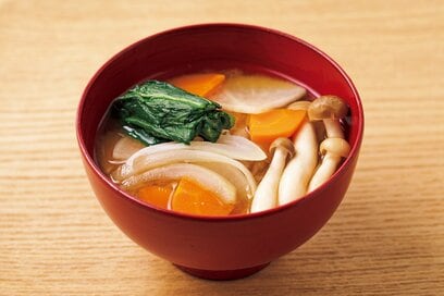 更年期の不調には「豆乳のみそ汁」がいい。健康とキレイをつくるみそ汁レシピ3選