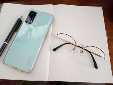 50代、「両用タイプの老眼鏡」が快適すぎ。もっと早くつくればよかった