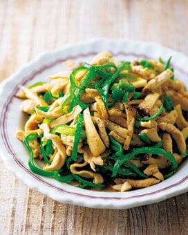 鶏胸肉のチンジャオロースー風。食べごたえのある中華も糖質オフ