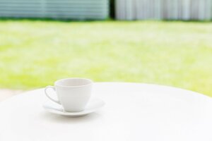 姿を見せない隣人たちが陰湿な嫌がらせ…