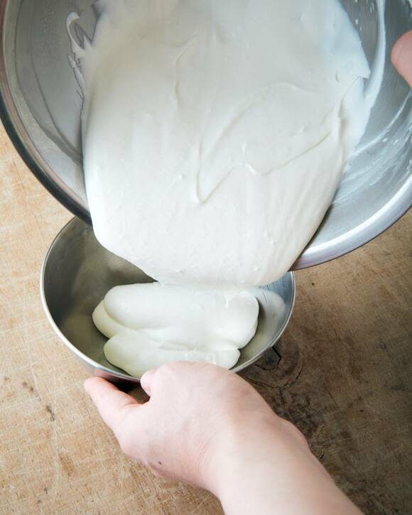 ボウルに流し入れる