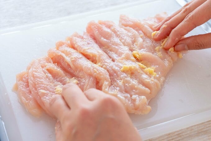 鶏胸肉すりこむ