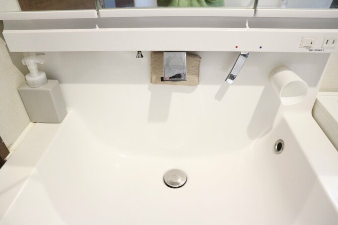 浮かせるスポンジ