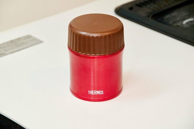 蓋をしたスープジャー