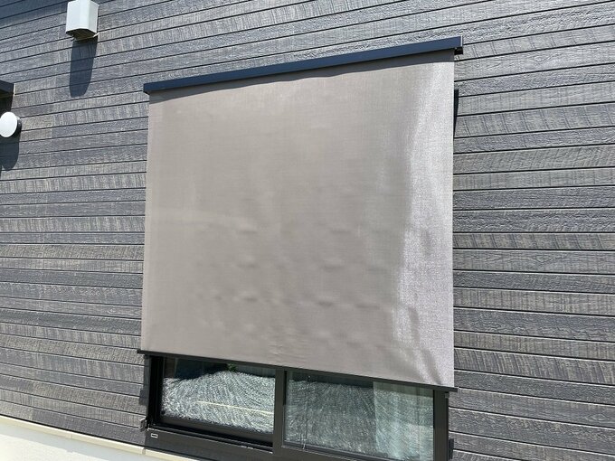 外づけシェードを下げているところ