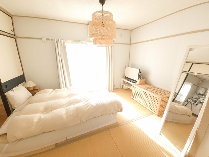 床にものを置くこと