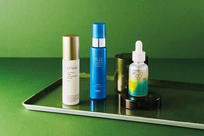 美容液ボトルが並べられた写真