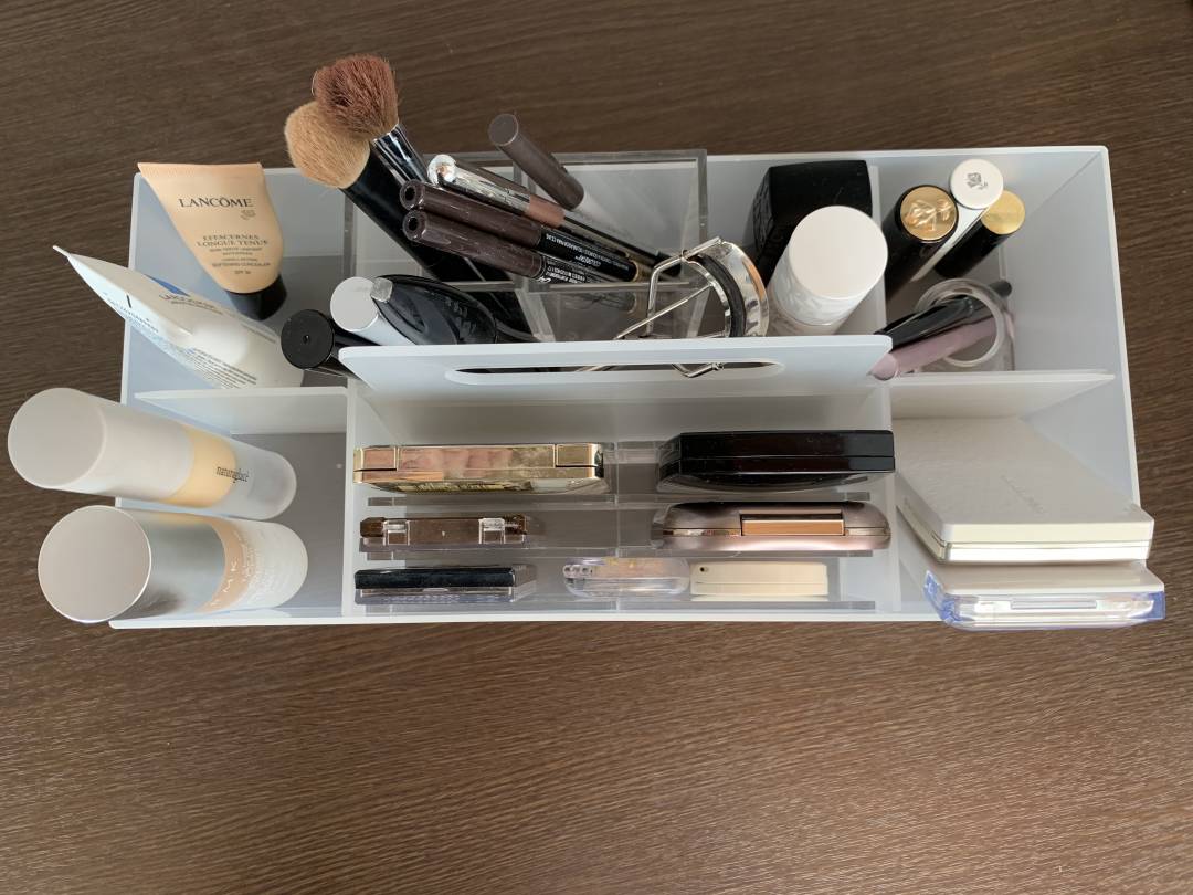 コスメの収納に如何ですか？ メイク用品は「仕切る」と朝がラクになる！収納場所別に解説します
