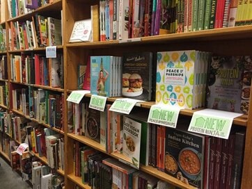 おしゃれ好きに人気のポートランドには、日本とひと味違う名物ブックストアがあった！