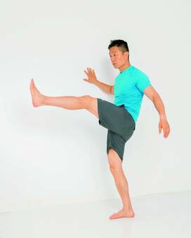 「超ラジオ体操」で股関節ぐるん。この夏休み、すたすた歩ける体に