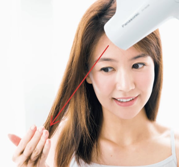 中間部が乾いたら 毛先を乾かす