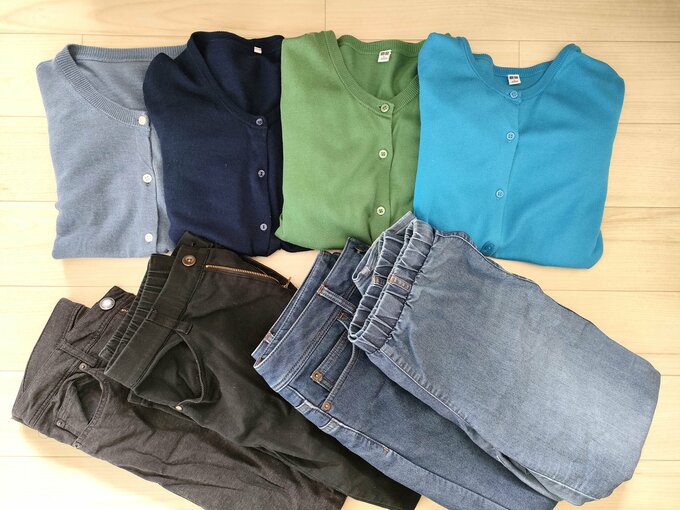 カーデとボトムス