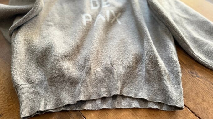 毛玉だらけのニット