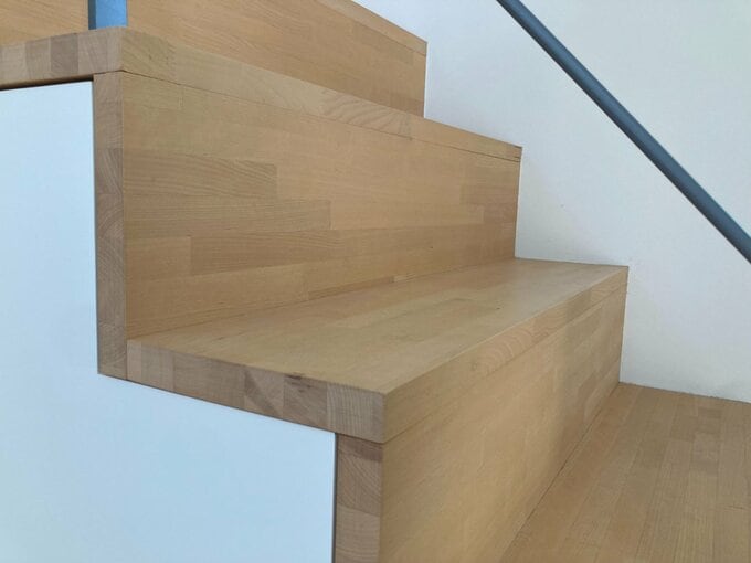 直角デザインの階段