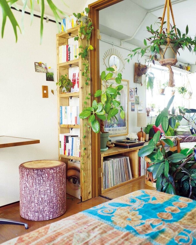 デッドスペースに合わせてつくったブックシェルフ