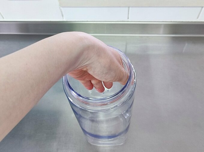 空になった麦茶ポット
