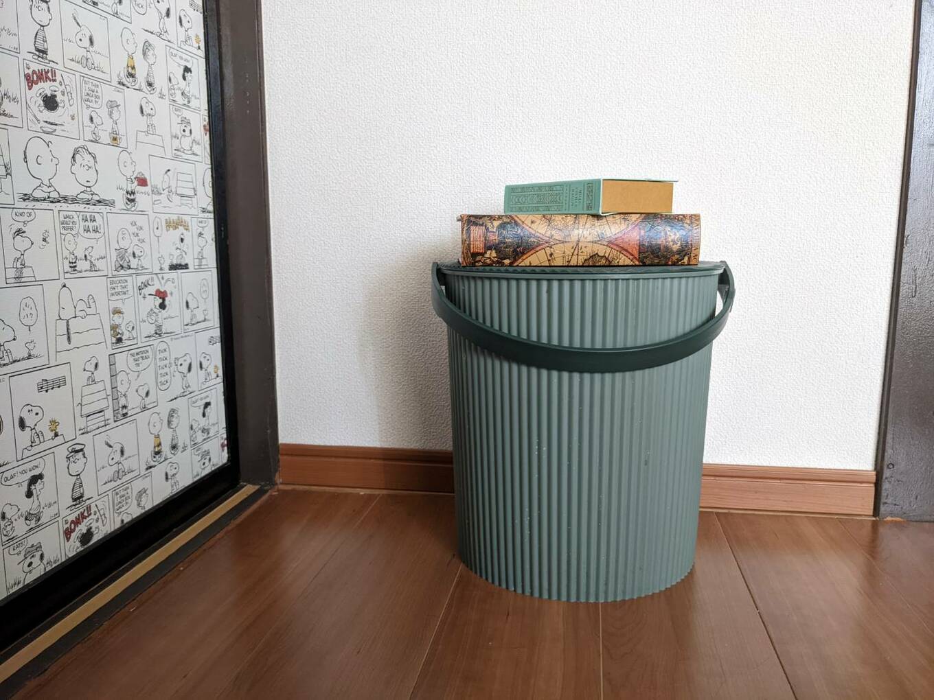 フタつきバケツで、リビングすっきり!ゴミ箱、スツール…踏み台にもなる | ESSEonline(エッセ オンライン)
