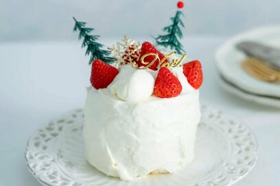 ホットケーキミックスで「焼かない」クリスマスケーキ。生地が驚くほどふっわふわに