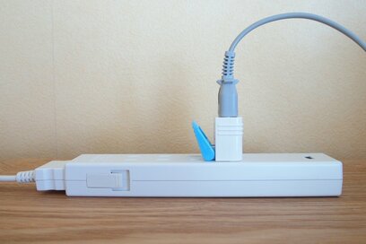 ダイソー「ラクラク抜ける電源アダプター」で抜き差しが超ラクに