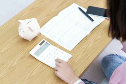 昔ながらの貯金術がやっぱり最強。値上げに負けないお金の使い方