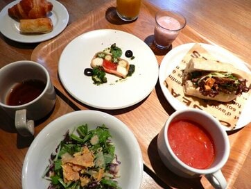 野菜たっぷりのおしゃれな朝食レシピ。いつもと違う気分の朝に