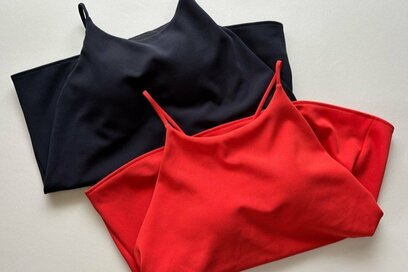 50代、ユニクロの「ブラキャミソール」を2色買い。たるんだ脇肉がうまく隠れる！