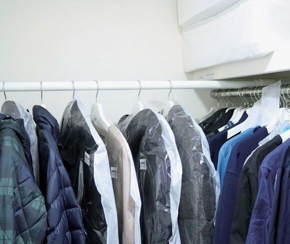 クローゼット内つっぱり棒