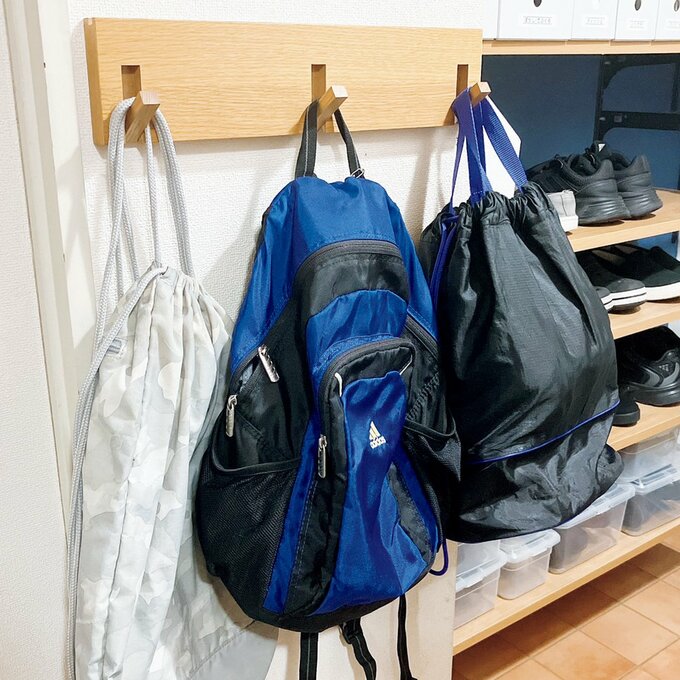 壁に付けられる家具3 連ハンガー