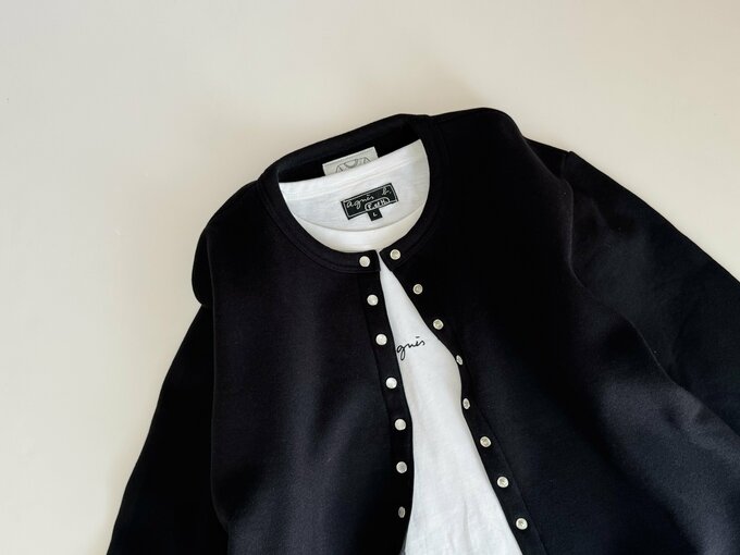 Tシャツとカーディガン