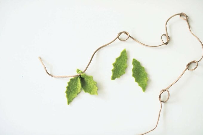フェルトの葉っぱ