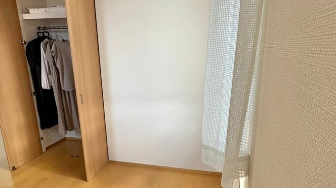 ものが少ないワードローブ