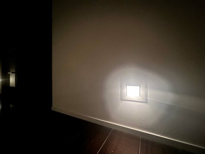 廊下のフットライト